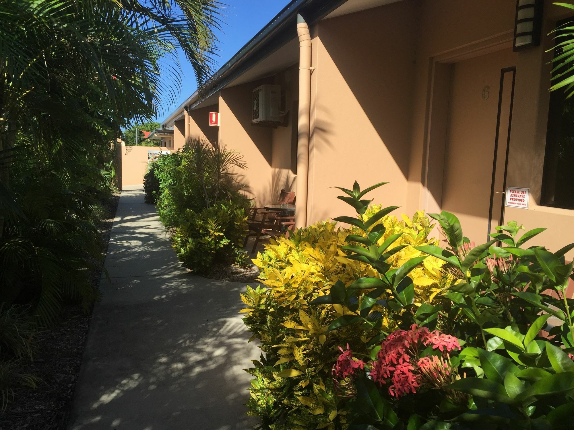Bluewater Harbour Motel Bowen Exterior photo